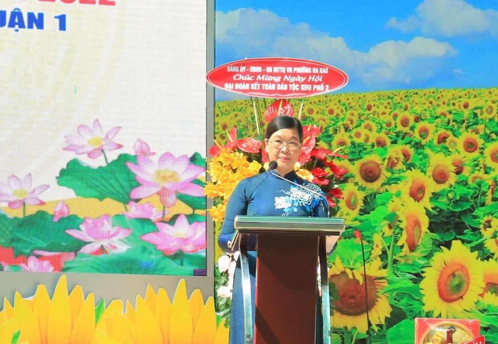 Bà Hoàng Thị Tố Nga, Phó Bí thư Thường trực Quận ủy quận 1 phát biểu tại buổi lễ. Ảnh: VÕ THƠ