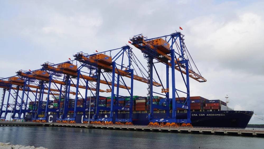 Tàu cập càng Cái Mép - Thị Vải. Ảnh: TK