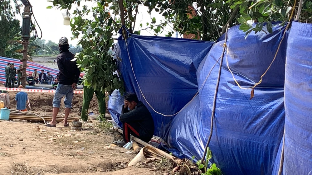 Người cha của cháu Thái Lý Hạo Nam đang mong ngóng tin tức về con trai mình