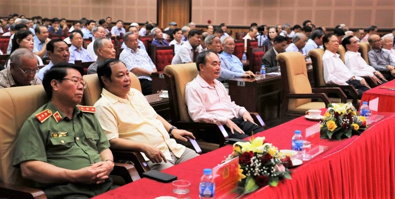 Các đại biểu tại buổi gặp mặt