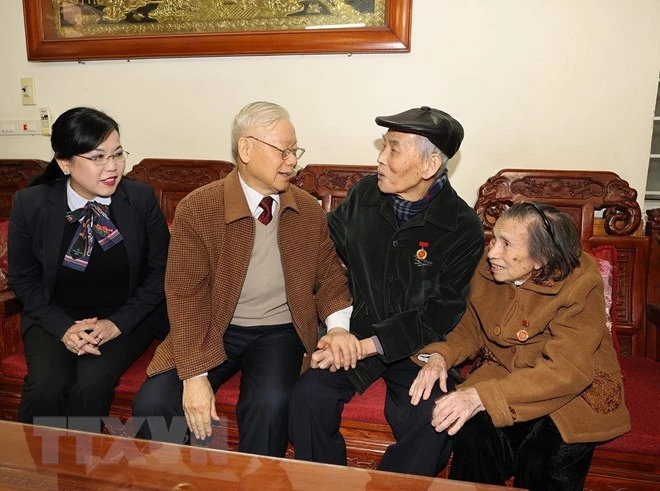 Ông Nguyễn Trung Lưu là cán bộ tiền khởi nghĩa, thương binh, Huy hiệu 75 năm tuổi Đảng. (Ảnh: Trí Dũng/TTXVN) Ông Nguyễn Trung Lưu là cán bộ tiền khởi nghĩa, thương binh, Huy hiệu 75 năm tuổi Đảng. (Ảnh: Trí Dũng/TTXVN)