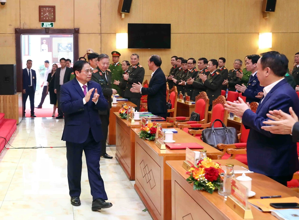 Thủ tướng dự, chỉ đạo tại Hội nghị. Ảnh: H.B