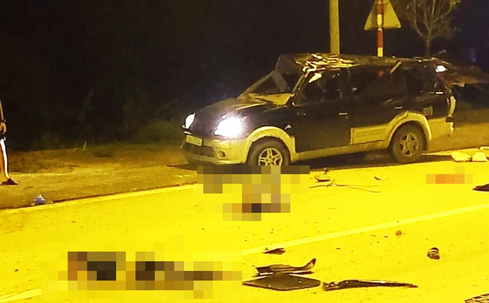 Hiện trường vụ TNGT nghiêm trọng khiến 3 người đàn ông thương vong. Ảnh: NDCC