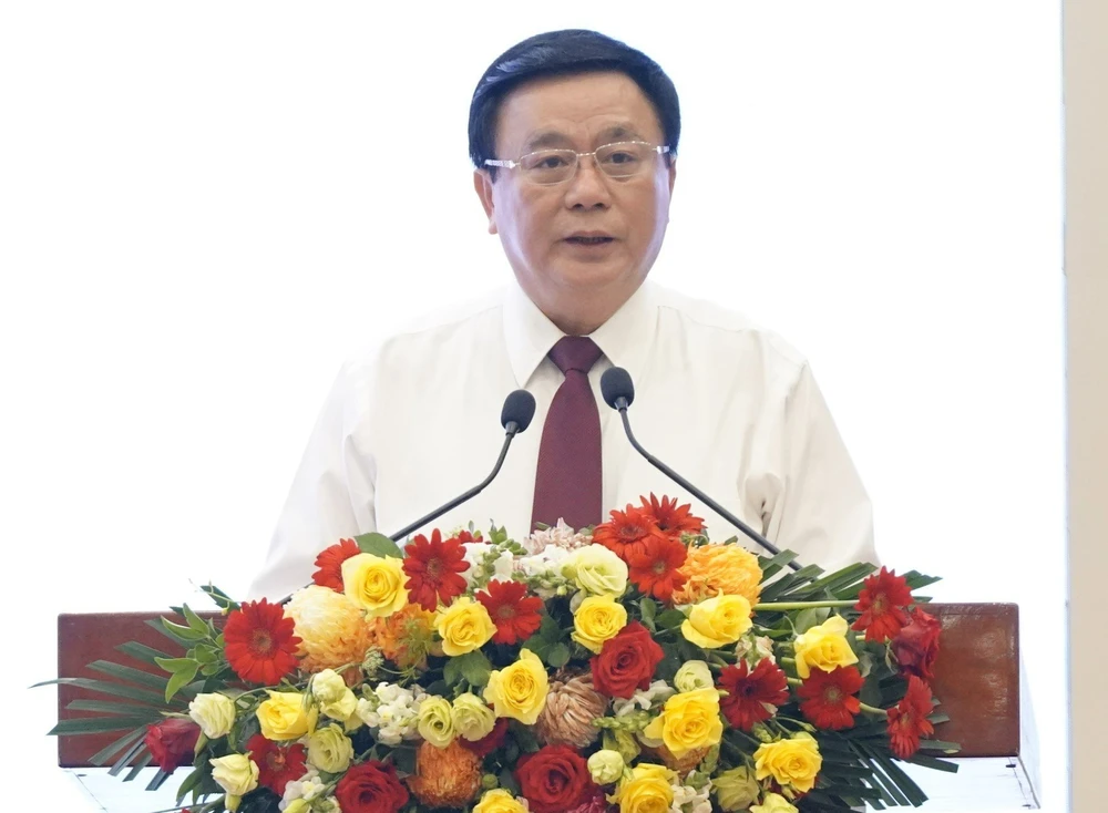 GS.TS Nguyễn Xuân Thắng, Giám đốc Học viện Chính trị Quốc gia Hồ Chí Minh, Chủ tịch Hội đồng lý luận Trung ương phát biểu tại hội thảo. Ảnh: VT.