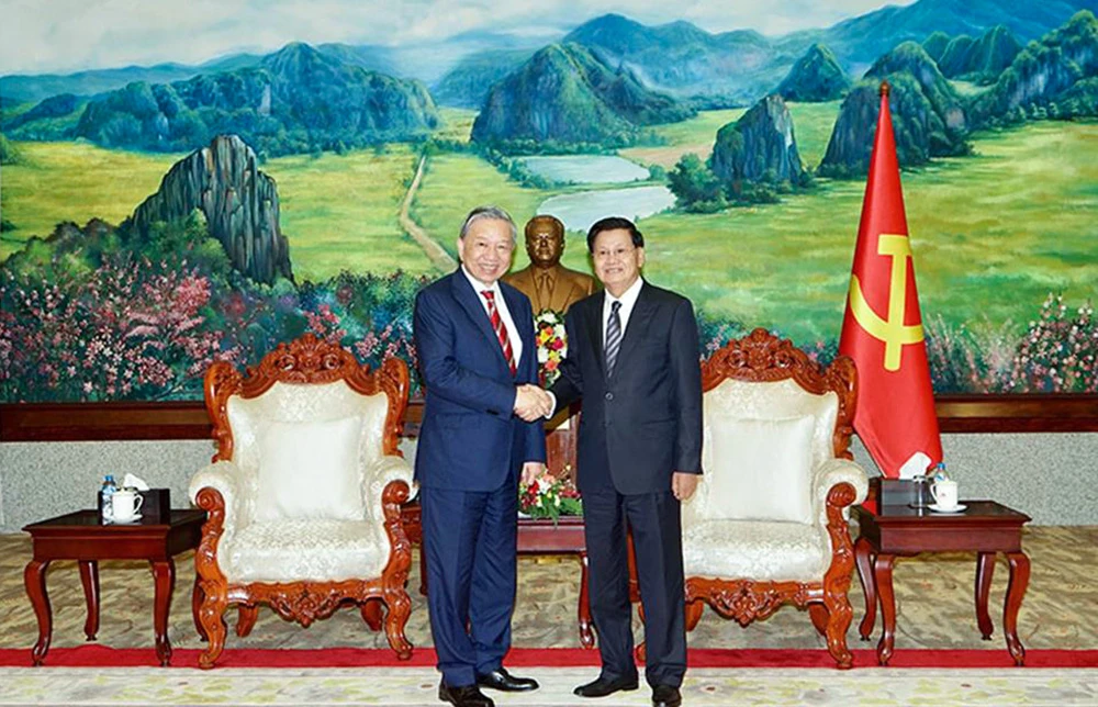 Bộ trưởng tô lâm thăm lào