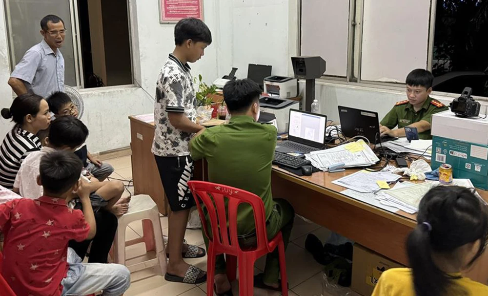 Công an Hà Nam vào Bình Dương, TP.HCM… làm căn cước cho người dân của tỉnh này