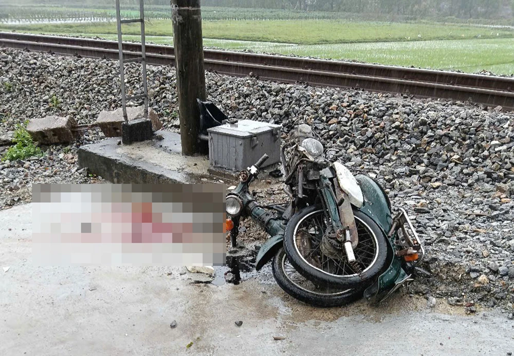 Hiện trường vụ người bán vé số bị tàu hỏa tông