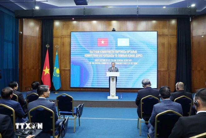 Tổng Bí thư Tô Lâm phát biểu về chính sách tại Học viện Hành chính Công trực thuộc Tổng thống Kazakhstan. (Ảnh: Thống Nhất/TTXVN)