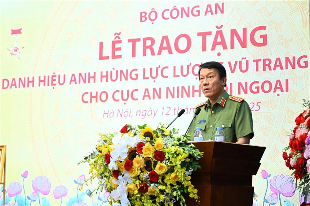 Bộ trưởng Lương Tam Quang phát biểu chúc mừng, giao nhiệm vụ cho lực lượng An ninh đối ngoại.