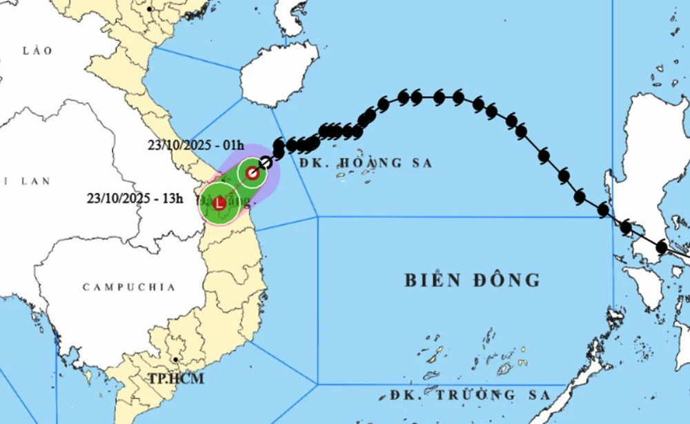 Bão số 12 thành áp thấp nhiệt đới, đang ảnh hưởng khu vực Trung Trung Bộ