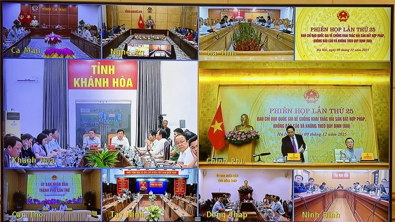 Phiên họp được kết nối trực tuyến với đầu cầu 21 tỉnh, thành phố ven biển - Ảnh: VGP/Nhật Bắc