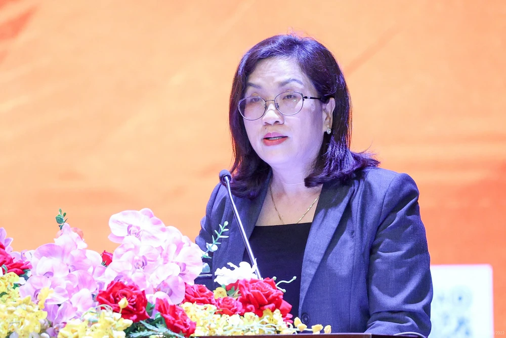 dinh-thi-mai-pho-truong-ban-tuyen-giao - Copy.jpg