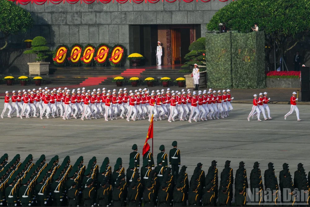 lb-2044x1364.jpg