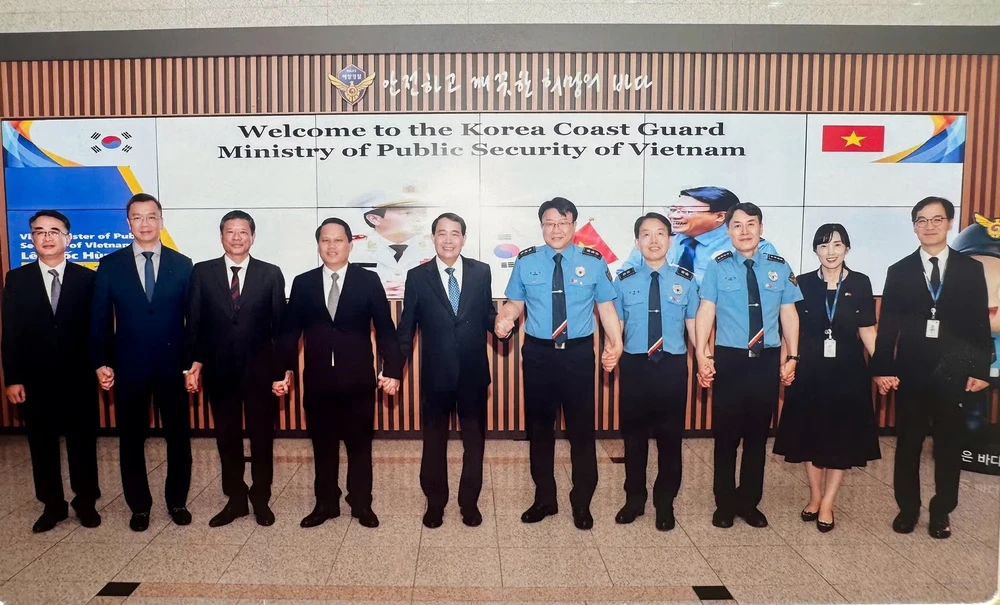 viet - han bo cong an1.jpg