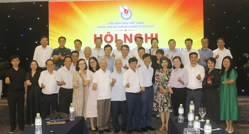 clb-giang-vien-hoi-nha-bao-viet-nam2.jpg