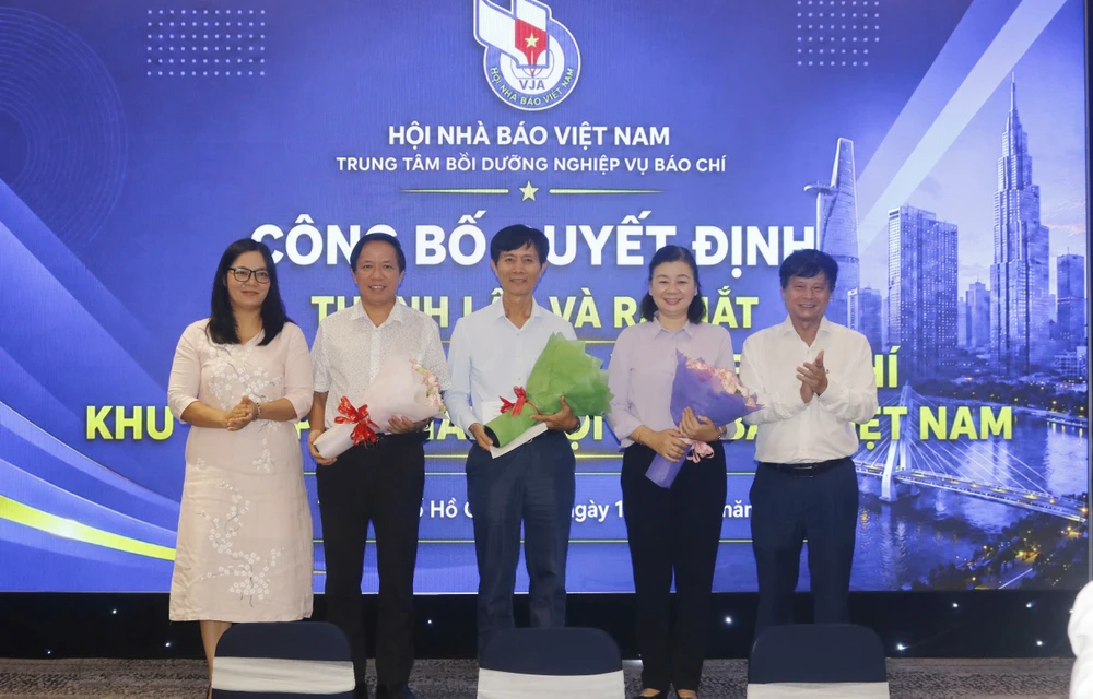 clb-giang-vien-hoi-nha-bao-viet-nam4.jpg