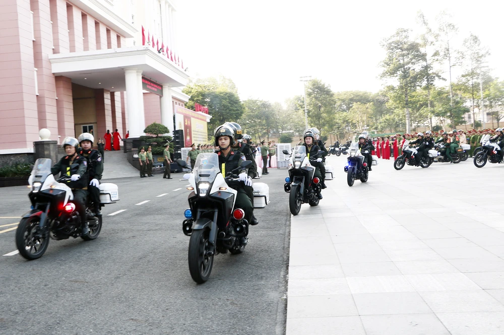 mo-hinh-tuan-tra-khep-kin-phao-dai-thep-cua-cong-an-tp-hcm-tai-dia-ban-4274-1630.jpg