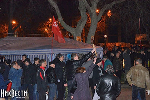 Khủng hoảng Ukraine: “Ván cờ” Đông-Tây ảnh 1