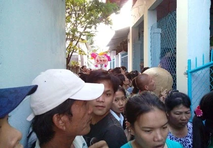 Nuôi con 20 tháng khỏe mạnh, gửi con từ sáng đến chiều đã chết thảm thương ảnh 1