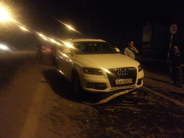 Siêu xe Audi Q5 gây tai nạn liên hoàn, kéo lê xe máy dưới gầm chạy hàng km, đánh lửa dữ dội ảnh 1