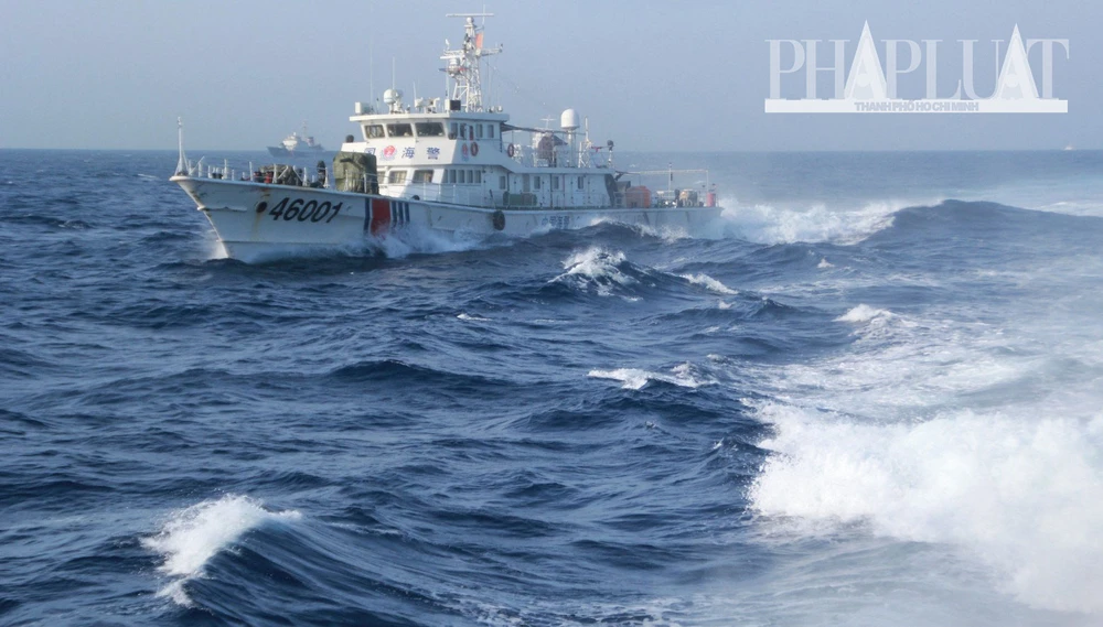 Chùm ảnh mới nhất: Tận mắt chứng kiến tàu Trung Quốc húc tàu Cảnh sát biển Việt Nam ảnh 8