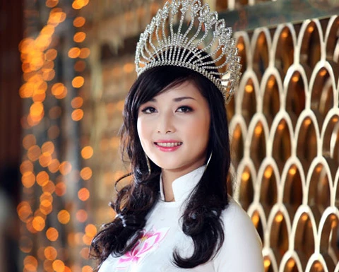 Triệu Thị Hà, TS Kim Hồng, bỏ vương miện, Ngọc Hân, Nguyễn Thị Loan Triệu Thị Hà, TS Kim Hồng, bỏ vương miện, Ngọc Hân, Nguyễn Thị Loan