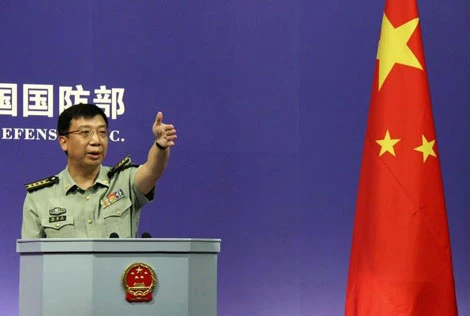 Người phát ngôn Bộ Quốc phòng Trung Quốc Cảnh Nhạn Sinh.