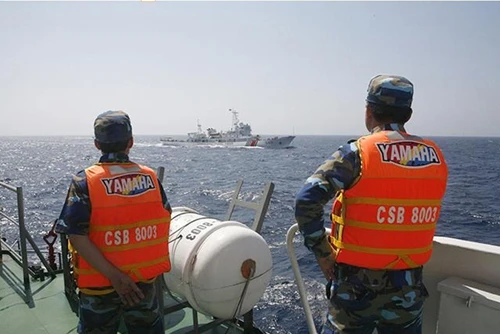 Tường thuật của phóng viên CNN: Vũ điệu nguy hiểm trên Biển Đông ảnh 1