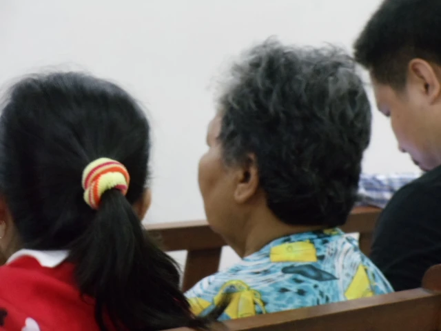 Vụ bảo mẫu đạp trẻ vỡ tim, dập phổi: Mẹ nạn nhân đòi bồi thường 100 triệu ảnh 2