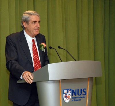 Giáo sư An-tô-ni Rết. (Ảnh:Www.britac.ac.uk)