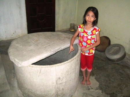 Người lạ mặt dũng cảm cứu bé gái lớp 4 bị rơi xuống giếng