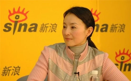 Huỳnh Dịch, ngoại tình, chấn động