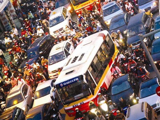 Những quy tắc "sống còn" khi lưu thông tại Việt Nam dưới mắt một người Mỹ ảnh 2