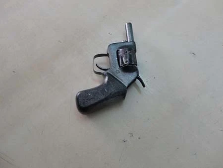 Khẩu súng Ngọc dùng để gây án.