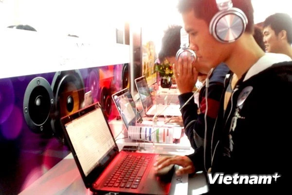 Hoàn tất việc hàn tuyến cáp quang biển quốc tế AAG vào ngày 30/7 ảnh 1 Hoàn tất việc hàn tuyến cáp quang biển quốc tế AAG vào ngày 30/7 ảnh 1