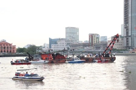 Ngay sau khi xảy ra sự cố, các lực lượng chức năng TPHCM đã có mặt để xử lý