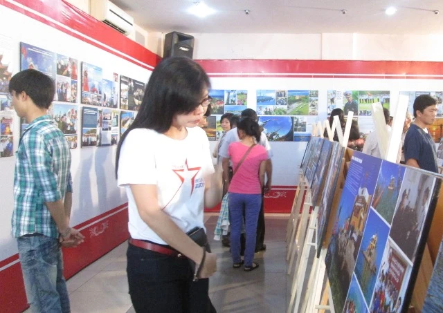 Nguyễn Á ra mắt sách ảnh Hoàng Sa-Trường Sa, biển đảo Việt Nam ảnh 5