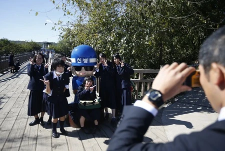 Du khách kéo nhau đến thăm “nơi đáng sợ nhất thế giới”