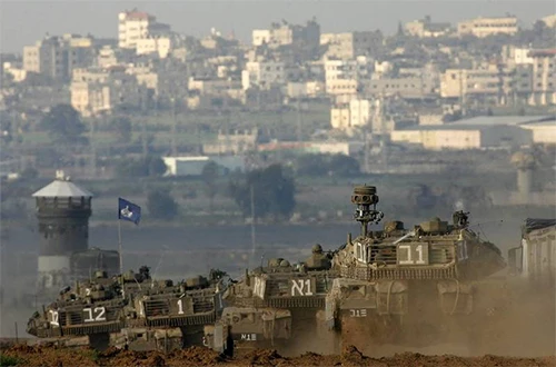 Merkava Mark 4 vừa là biểu tượng sức mạnh quốc phòng nội địa, vừa là một dòng xe tăng được "nội địa hóa" khả năng tác chiến tốt nhất thế giới. Hỏa lực đa dạng cũng là một thế mạnh của Merkava. Dù được tối ưu cho khả năng tác chiến đô thị, nhưng môi trường chiến đấu này vẫn là...ác mộng đối với xe tăng nói chung và Merkava nói riêng.