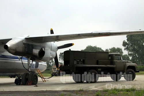 Chùm ảnh: Lính kỹ thuật chuẩn bị... thả 'chim sắt' lên trời ảnh 6