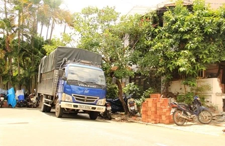 Nghệ sĩ Chánh Tín dọn đồ, bàn giao nhà cho ngân hàng ảnh 2