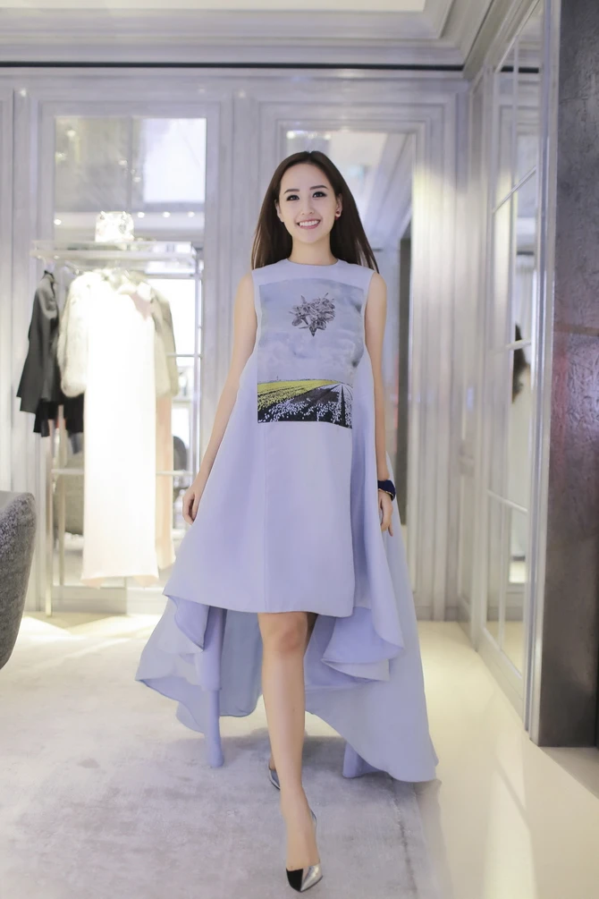 Cựu hoa hậu Việt Nam đang tập trung cho việc kinh doanh cũng như vai trò đại diện các thương hiệu.