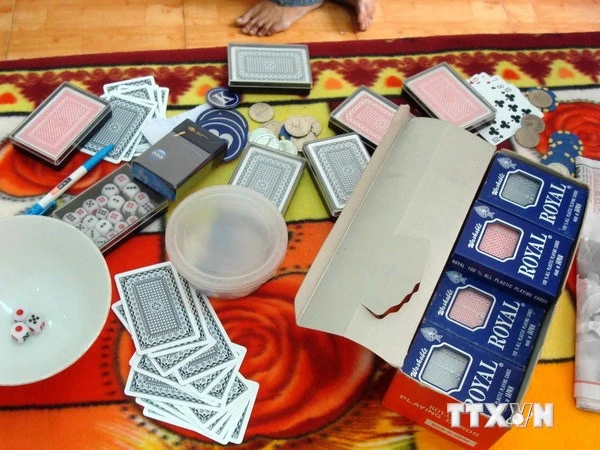 Kỷ luật Bí thư Đảng ủy và hai cán bộ xã tham gia đánh bạc ảnh 1