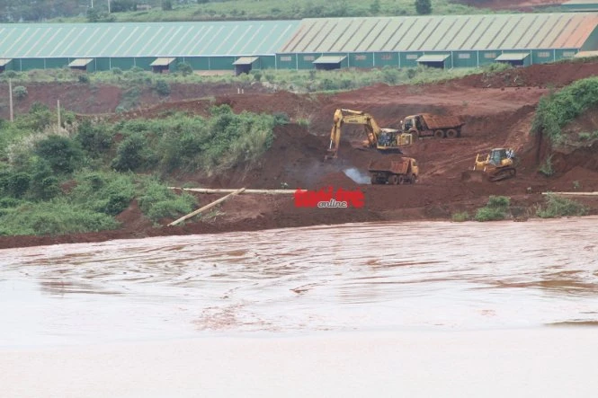 Họp báo về sự cố tràn bùn ở nhà máy Bauxite Tân Rai ảnh 1