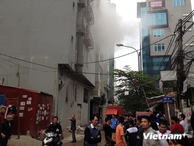 Hà Nội: Cháy lớn tại quán karaoke 7 tầng ảnh 1