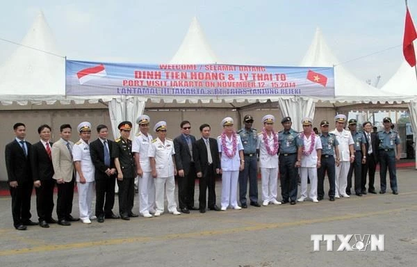 Hai tàu khu trục Hải quân Việt Nam thăm hữu nghị Indonesia ảnh 2