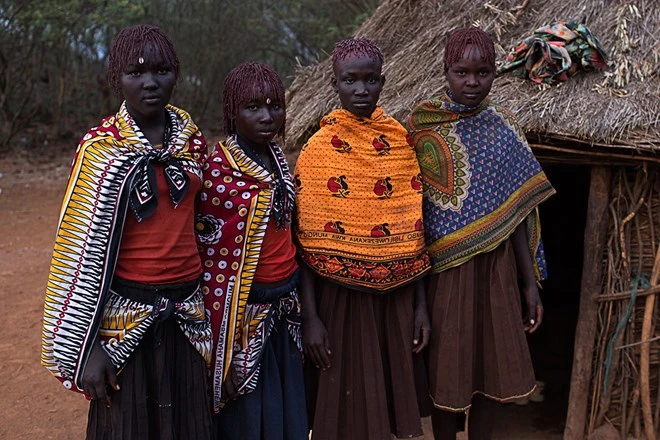 Hãi hùng nghi lễ trưởng thành đẫm máu của các bé gái châu Phi ảnh 1