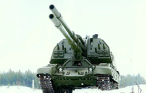 Nguyên mẫu pháoCoalition-SV bắn thử nghiệm. Pháo Coalition-SV đặt trên khung gầm xe tăng T-72.