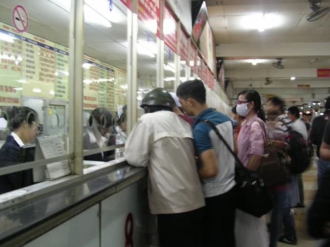 Bến xe quá tải trong dịp tết Dương lịch 2014 ảnh 3