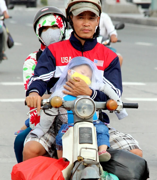 Cửa ngõ Hà Nội, TP.HCM ùn ứ khi người dân trở lại sau kỳ nghỉ ảnh 12